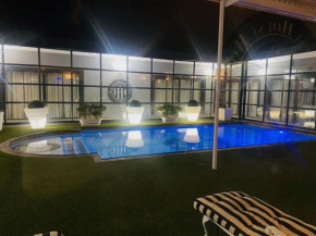 Halfway House Hotel